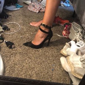 Guess heels